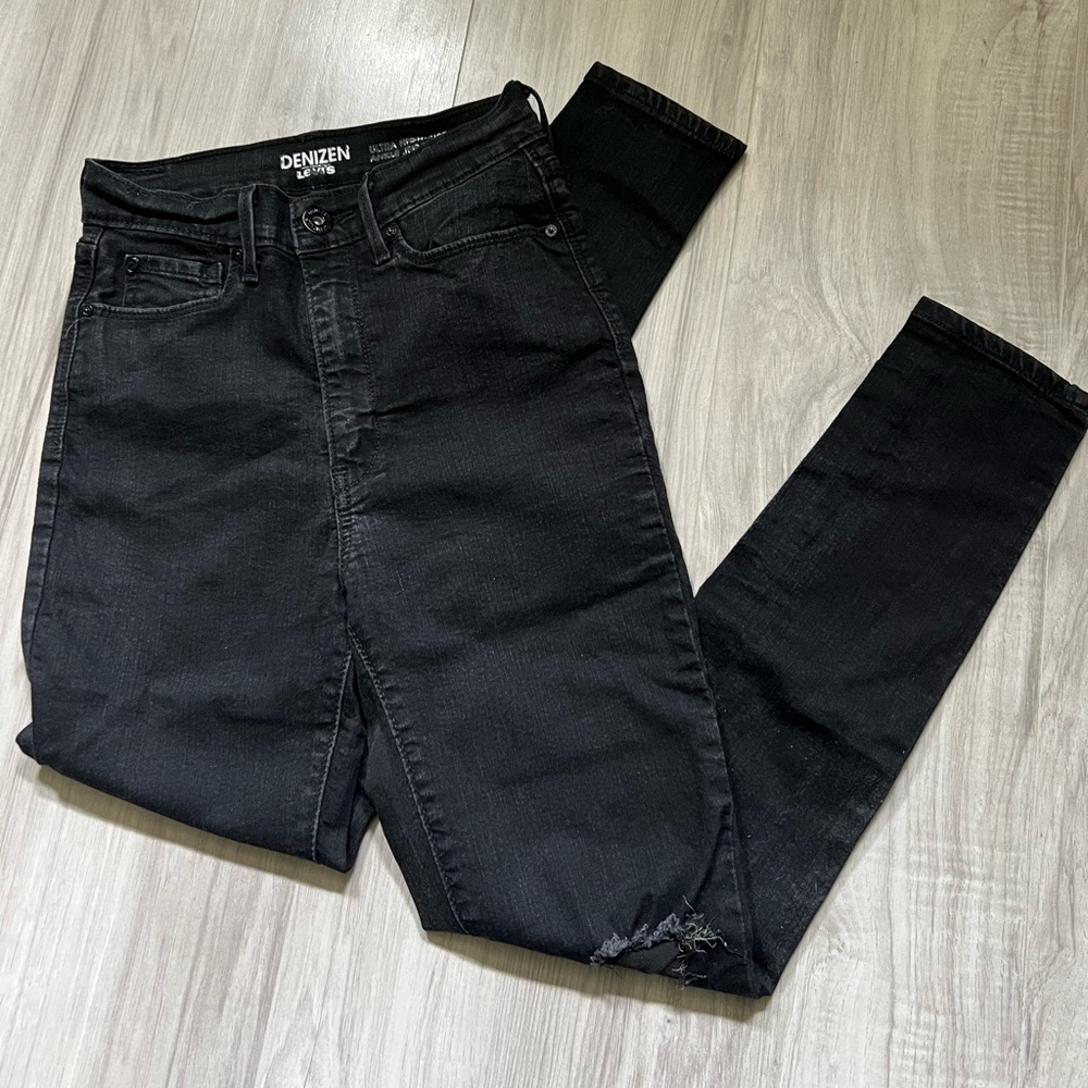 Denizen From Levi's Ultra High Rise Ankle Jegging - Black Knee Rips